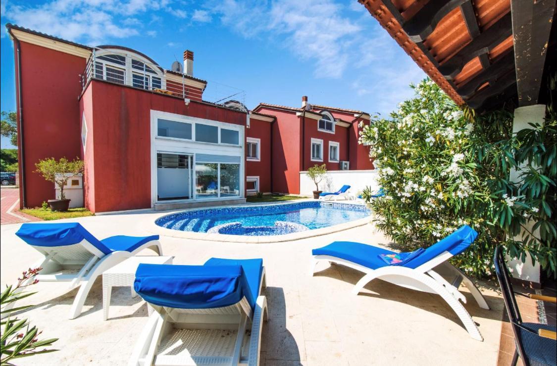 Villa Filip - Private Pool & Gym Pula Exteriör bild