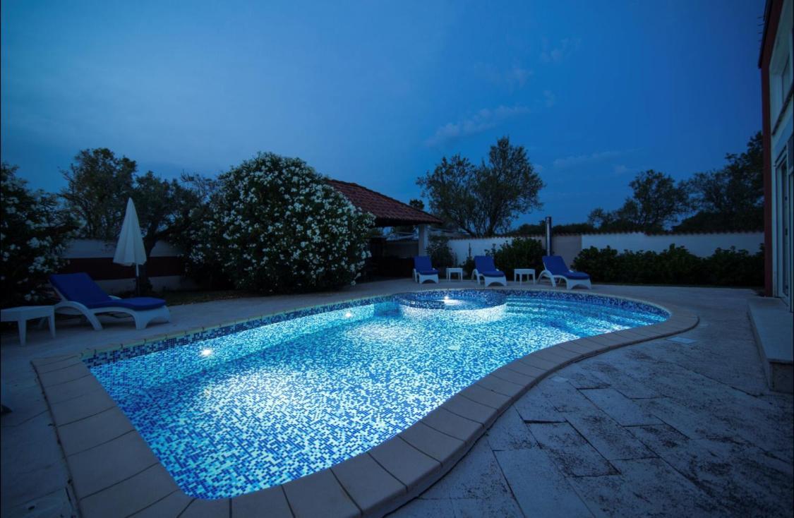 Villa Filip - Private Pool & Gym Pula Exteriör bild
