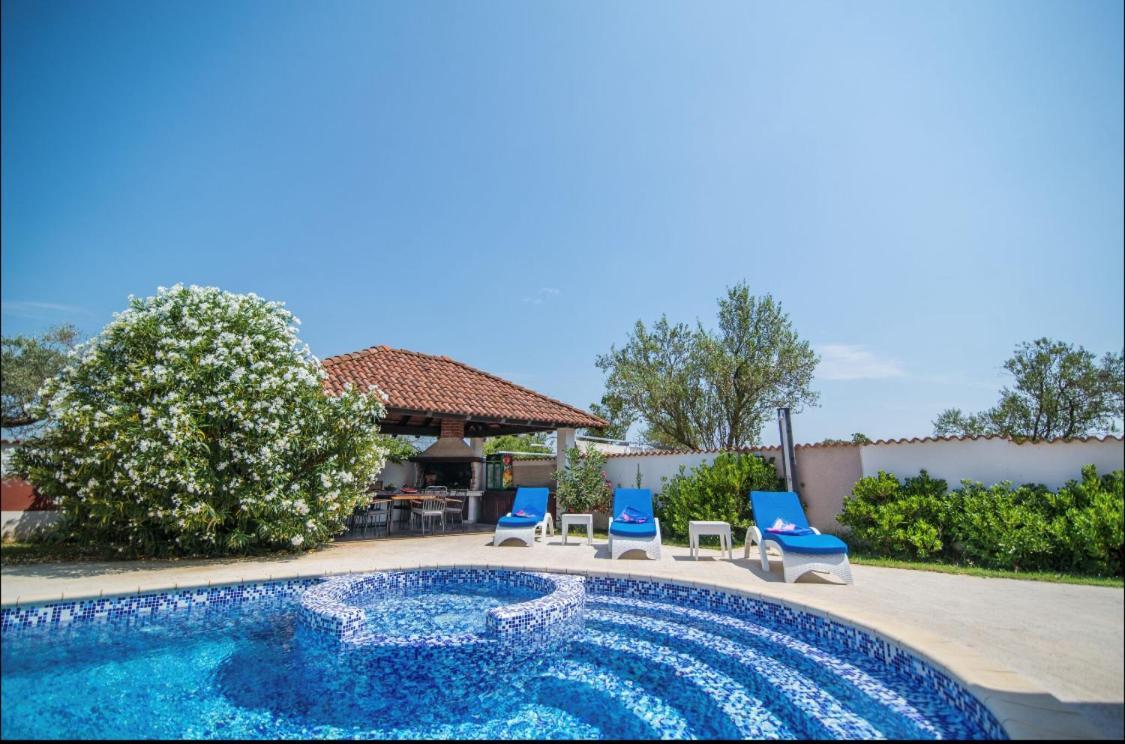 Villa Filip - Private Pool & Gym Pula Exteriör bild