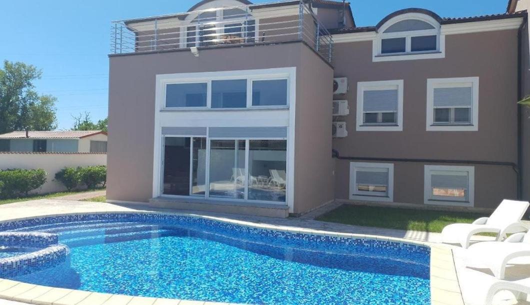 Villa Filip - Private Pool & Gym Pula Exteriör bild
