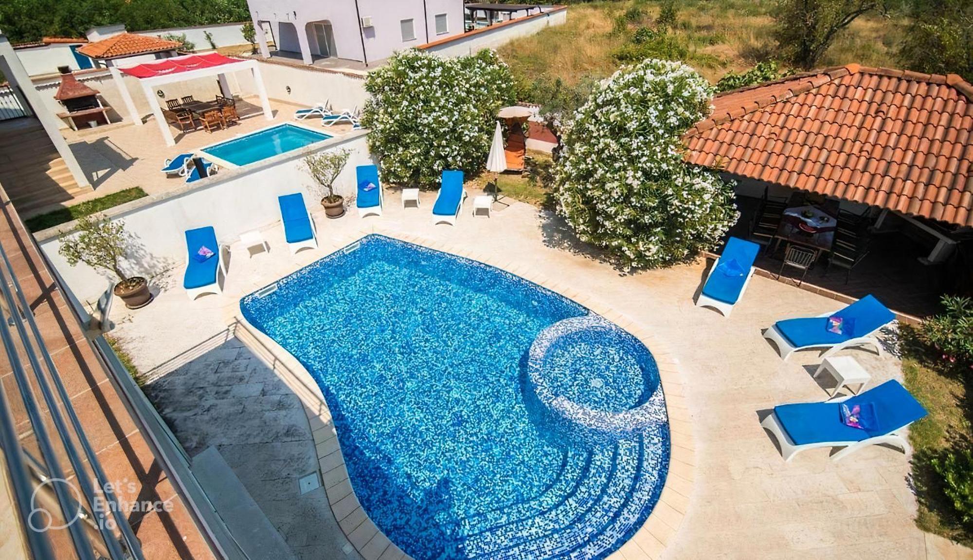 Villa Filip - Private Pool & Gym Pula Exteriör bild
